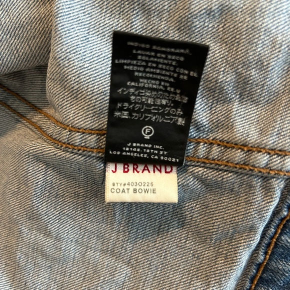 J Brand Women’s Distressed Bowie Jean Jacket Size S $498 - Picture 13 of 15
